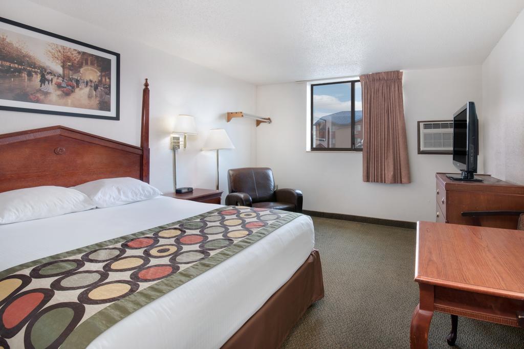Serena Inn & Suites Of Rapid City Ngoại thất bức ảnh