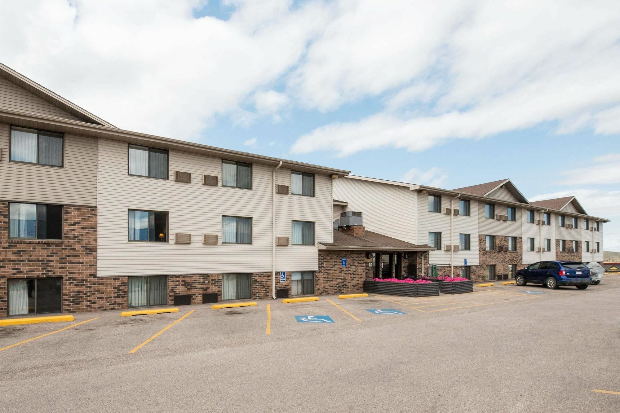 Serena Inn & Suites Of Rapid City Ngoại thất bức ảnh