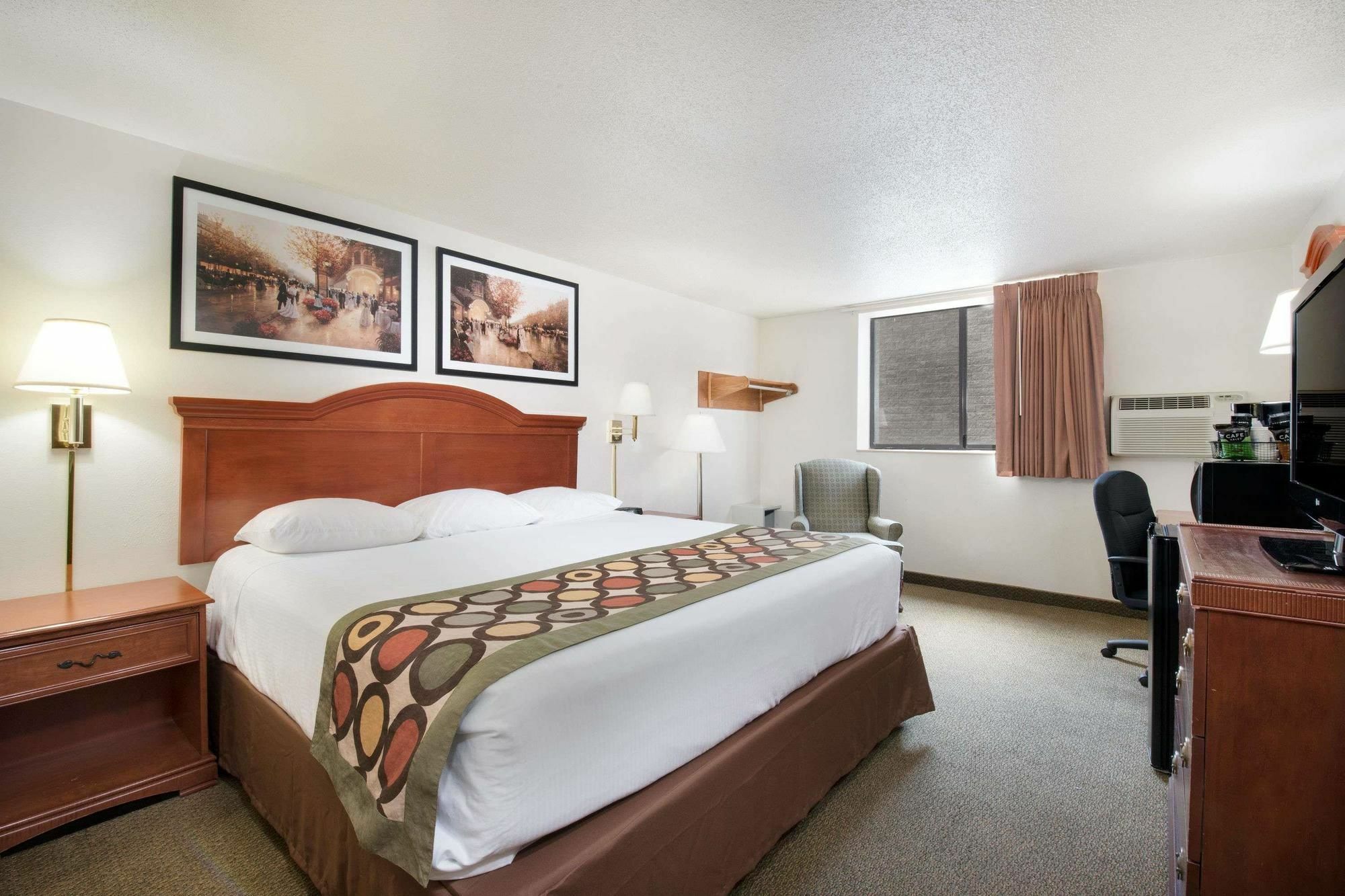 Serena Inn & Suites Of Rapid City Ngoại thất bức ảnh